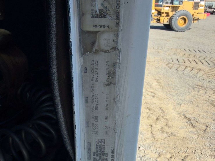 1992-freightliner-fld120-image-62