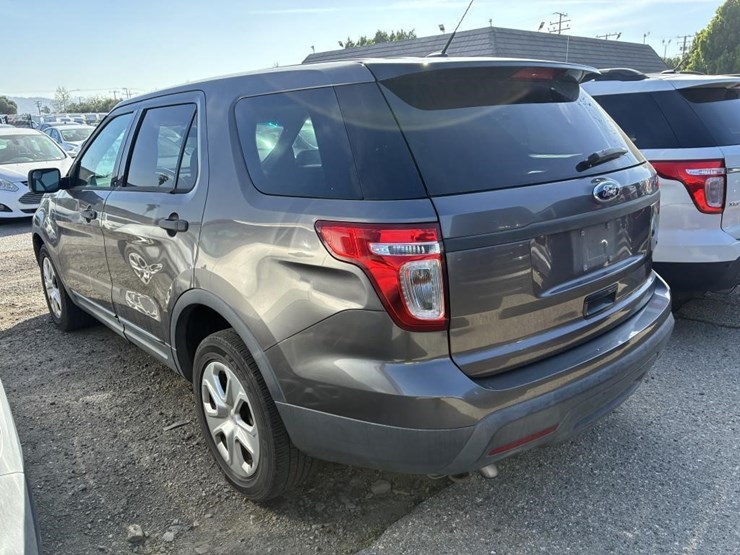 2015-ford-explorer-image-4
