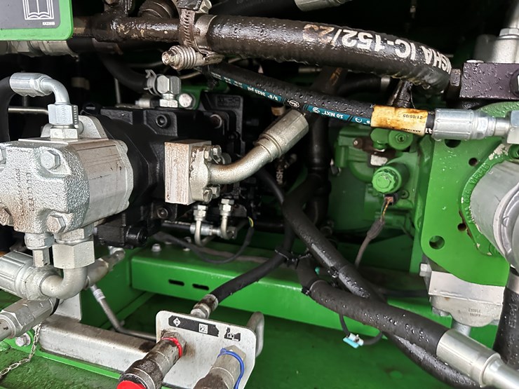 2021-john-deere-cp690-image-38