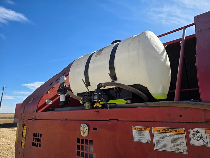 2010-new-holland-br7090-image-5