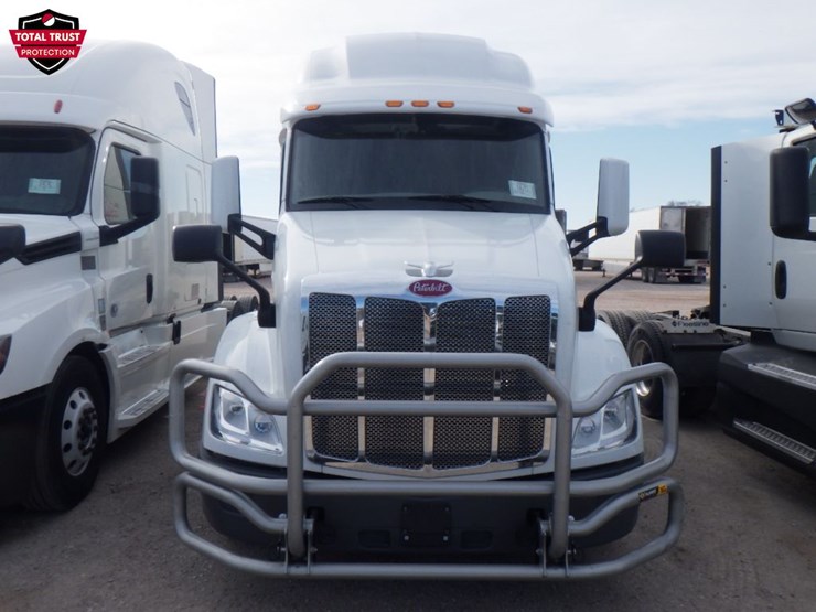 2020-peterbilt-579-image-2