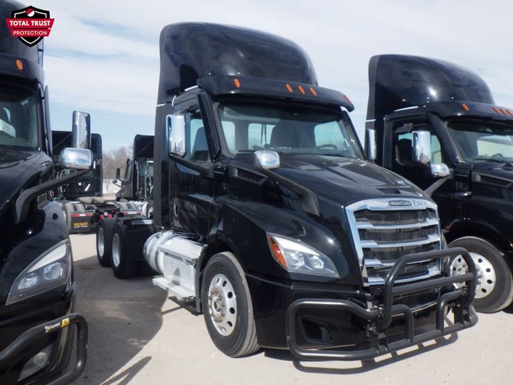 2022-freightliner-cascadia-116-image-3