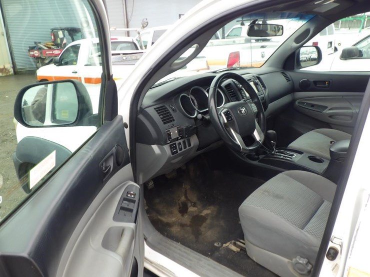 2013-toyota-tacoma-image-5