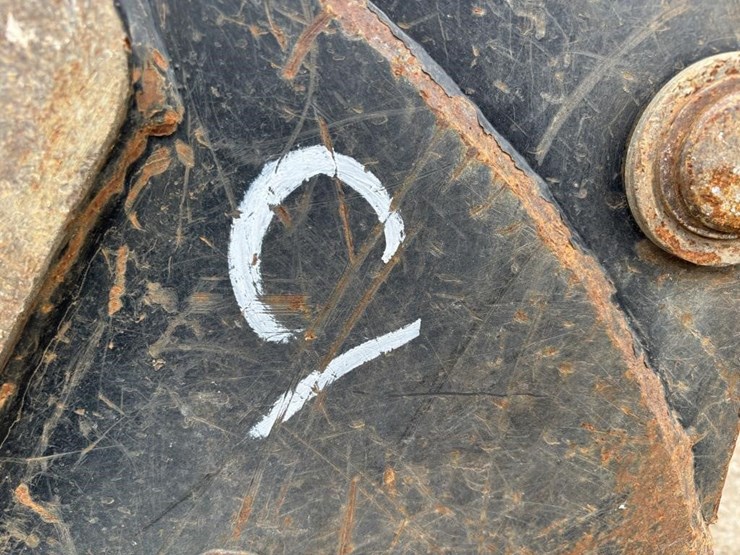 caterpillar-420-image-8