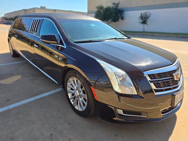 2017-cadillac-federal-70in-limo-w-27466-miles,-premium-federal-coachwork,-luxury-transport-image-4