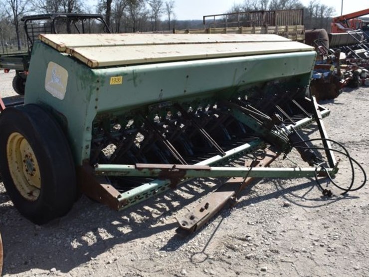 john-deere-8300-image-2