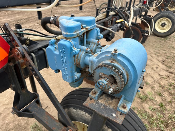 #38848-•-yetter-76"-twin-row-knife-applicator-image-40