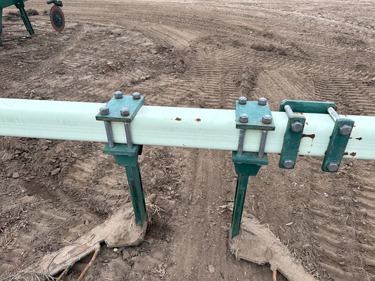#38831-•-kmc-6-row-38"-vine-lifter-image-17