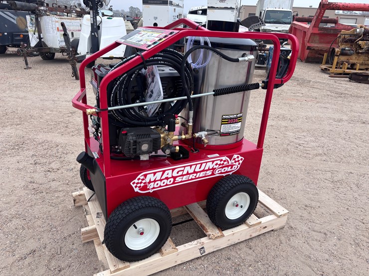 #1655-•-magnum-4000-series-gold-pressure-washer-image-2