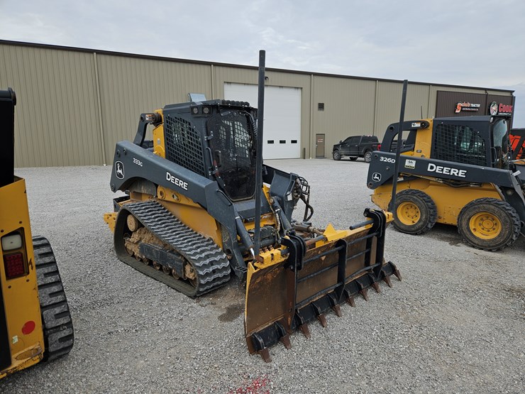 2022-deere-333g-image-1