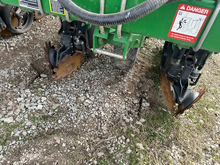 john-deere-1725c-image-31