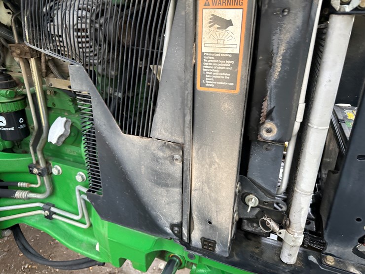 2014-john-deere-5075m-image-52