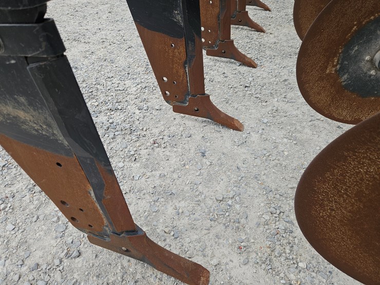 #205635-•-unverferth-112-ripper-image-4