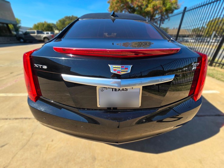 2017-cadillac-federal-70-in-limo---30,529-miles-w-premium-coachwork-by-federal-image-8