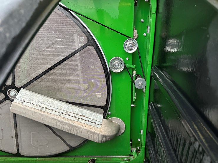 2021-john-deere-cp690-image-82