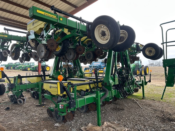 john-deere-1725-image-2