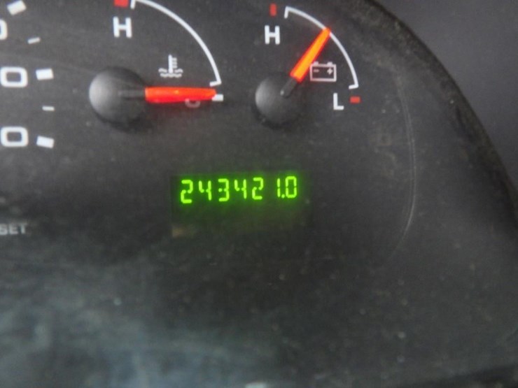 2006-ford-cargo-image-13