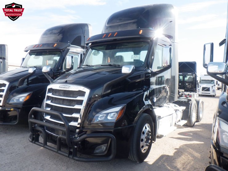 2022-freightliner-cascadia-116-image-1