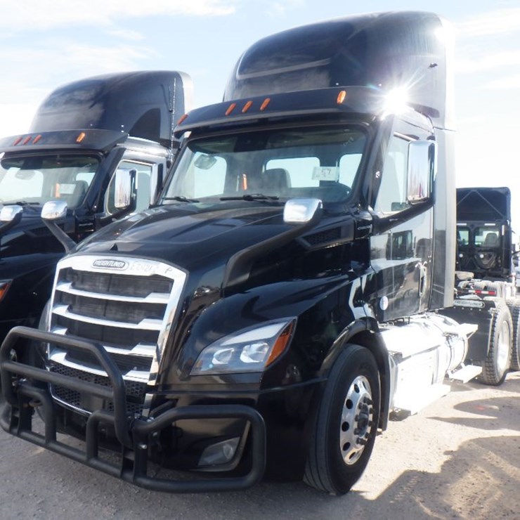2022 FREIGHTLINER CASCADIA 116