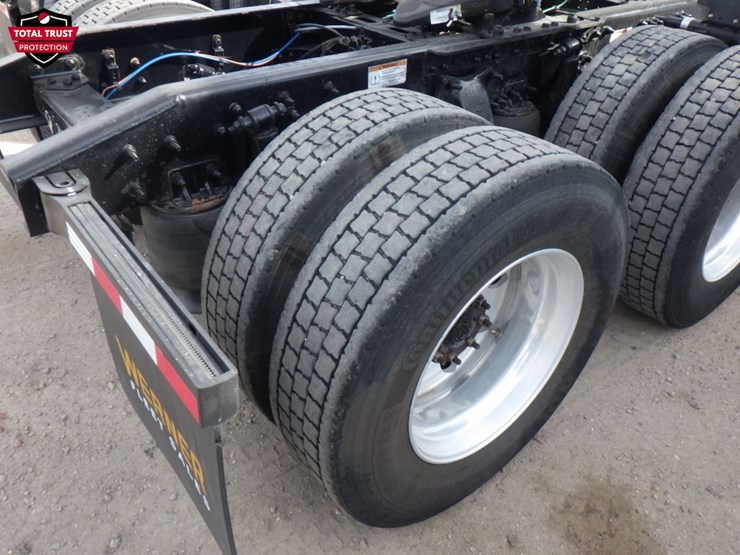 2022-freightliner-cascadia-116-image-6