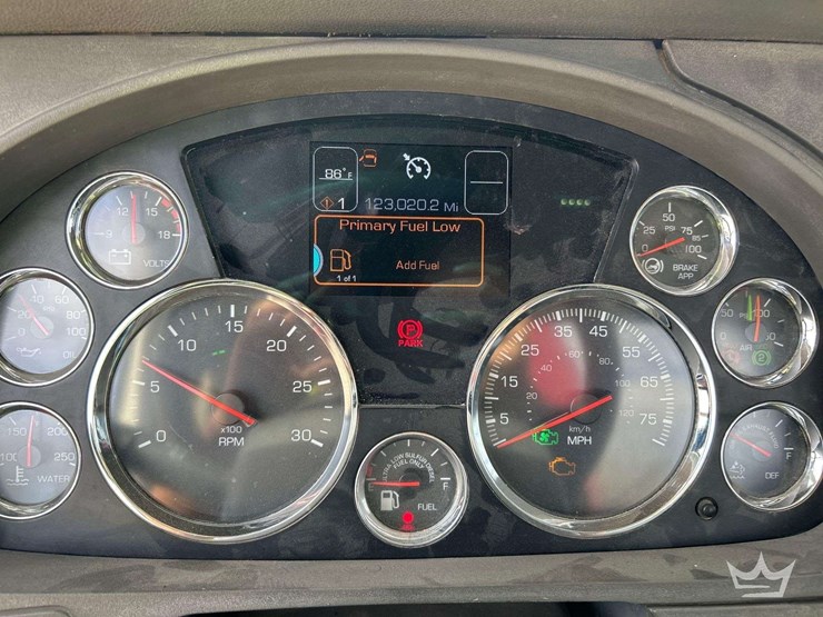 2015-kenworth-t880-image-17