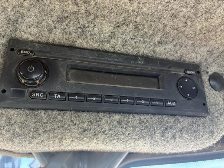 2018-deere-624k-image-22