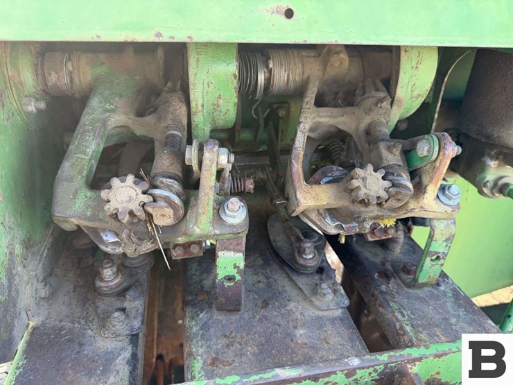 john-deere-466-image-30