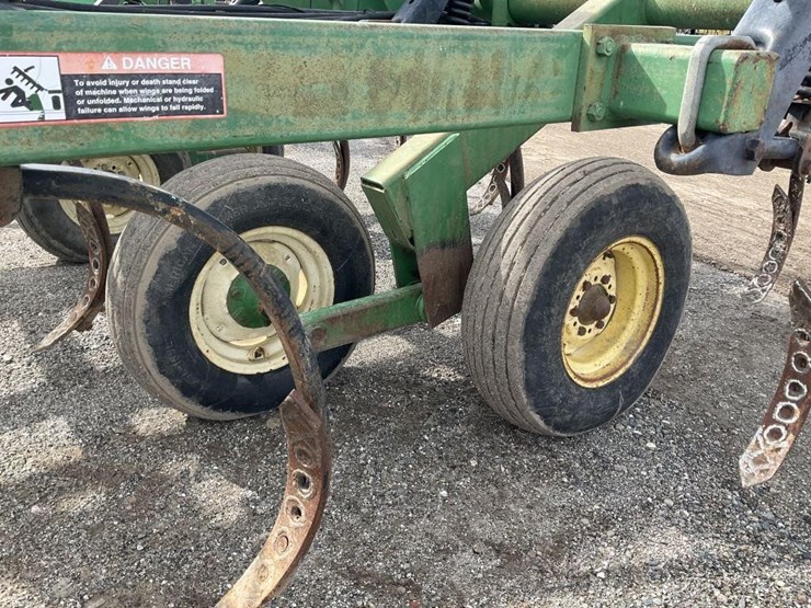 john-deere-24-image-17