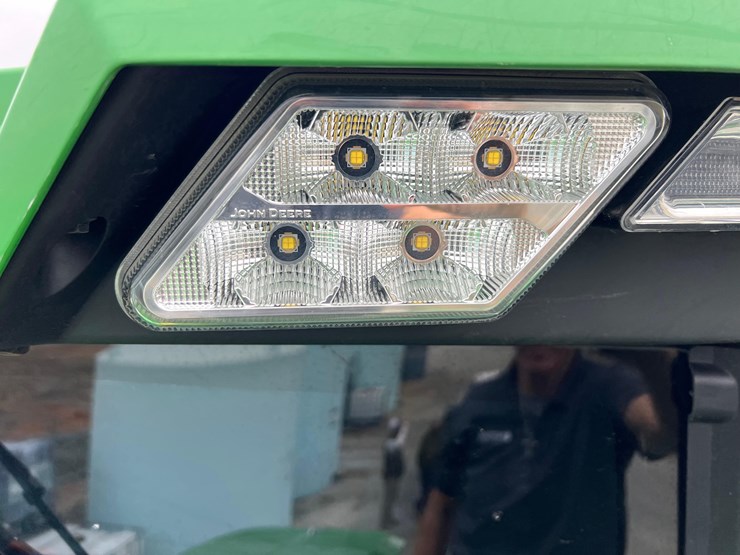 john-deere-412r-image-87