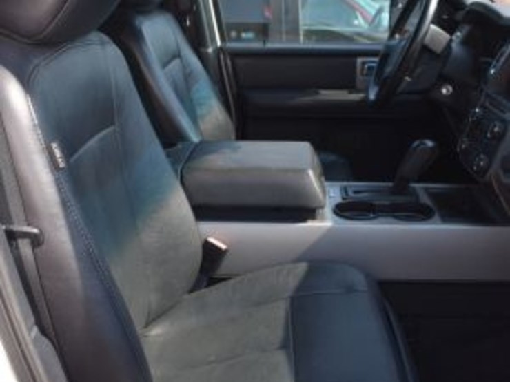 2017-ford-expedition-image-18