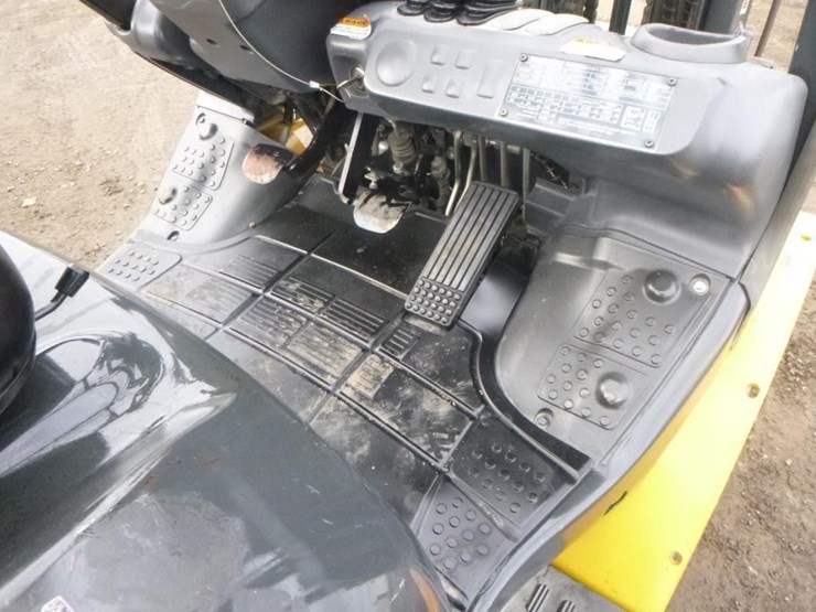 2015-komatsu-fg25ht-16-image-19