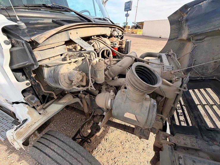 2001-tk-sterling-m5500-chassis-image-14