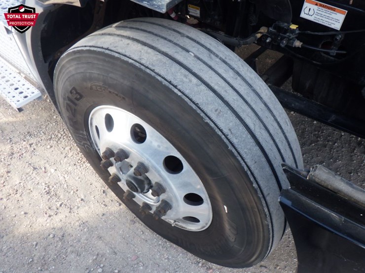 2022-freightliner-cascadia-116-image-22