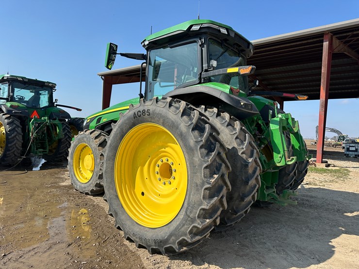 2023-john-deere-8r-250-image-4