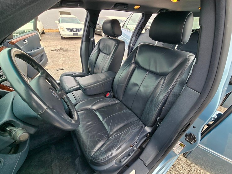 2006-cadillac-gm-superior-coach-6-door-limousine---only-21,567-miles-image-33