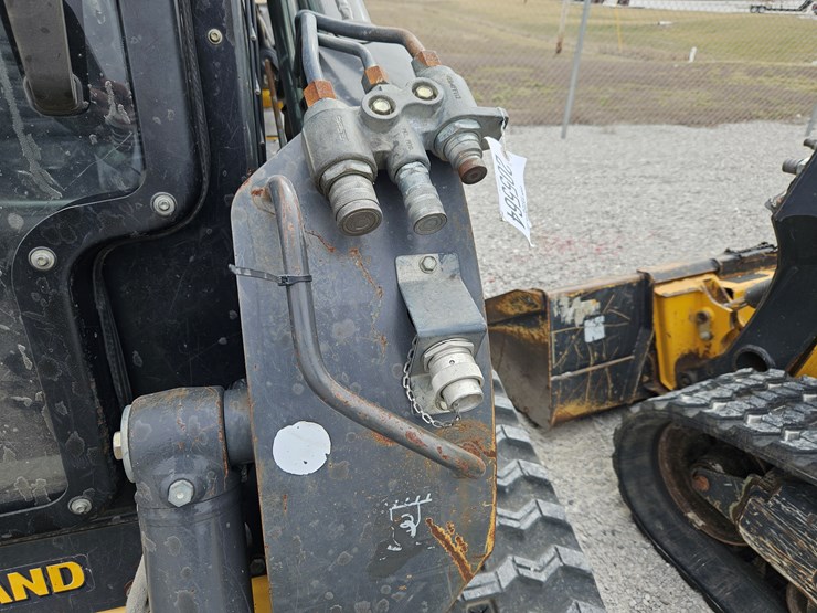 2012-new-holland-c238-image-6