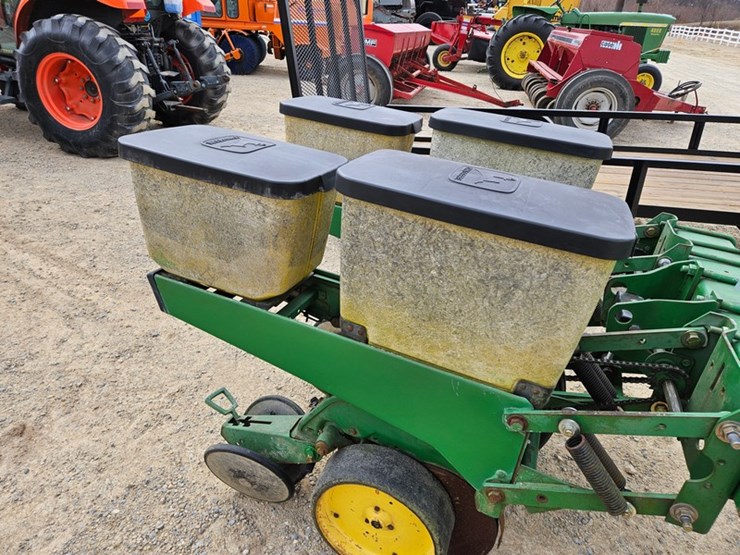 john-deere-7300-image-12