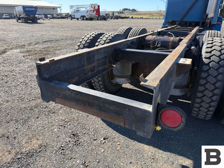 1995-freightliner-fld112-image-26