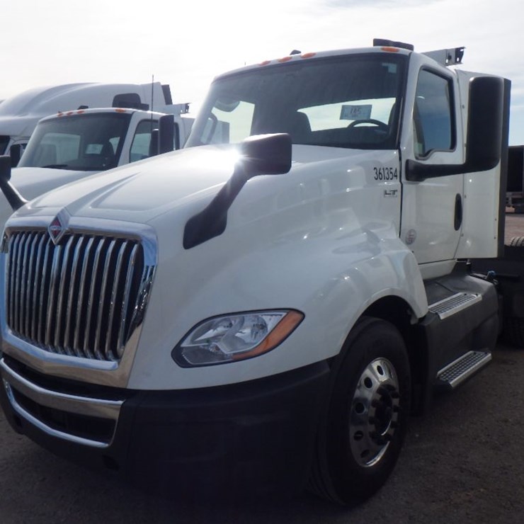 2021 INTERNATIONAL LT