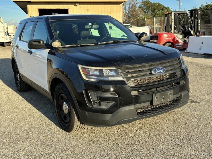 2018-ford-explorer-image-2