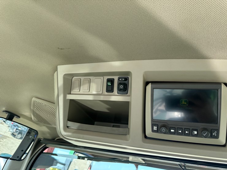 2023-john-deere-8r-250-image-64