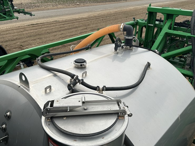 2021-john-deere-r4038-image-88