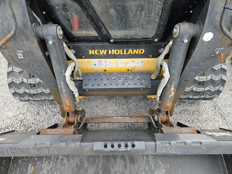 2012-new-holland-c238-image-5