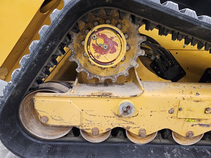 2023-caterpillar-299d3-image-15