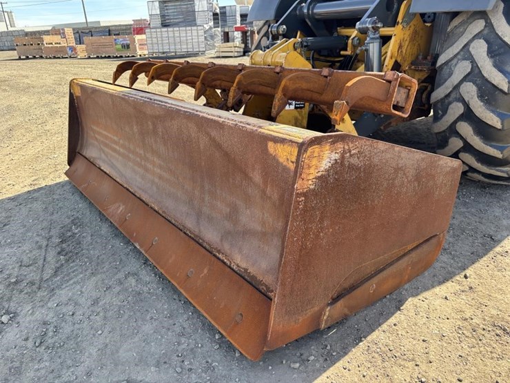 2017-deere-210lep-image-15