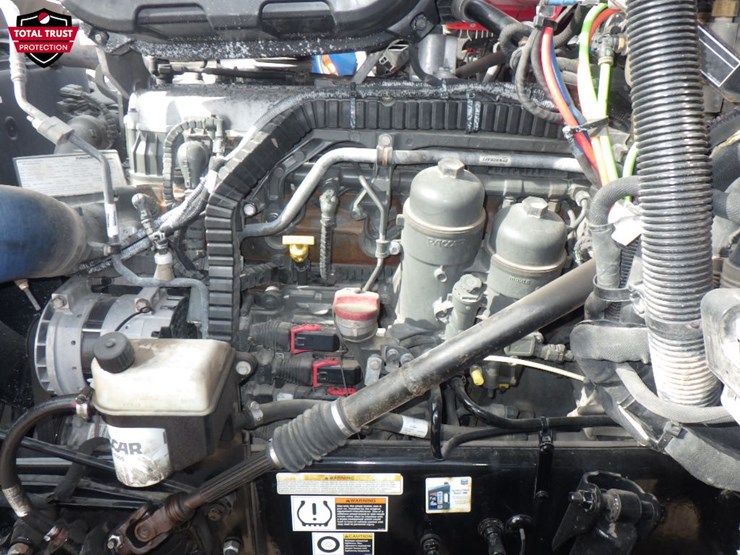 2023-peterbilt-579-image-23