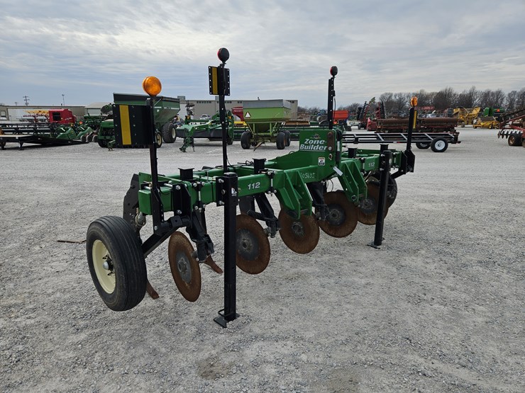 #205635-•-unverferth-112-ripper-image-1