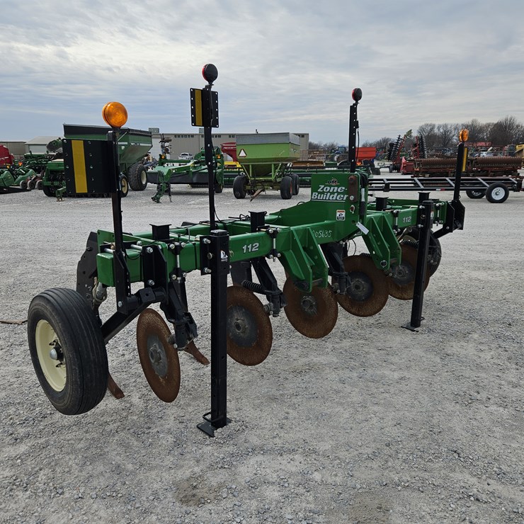 #205635 • Unverferth 112 Ripper