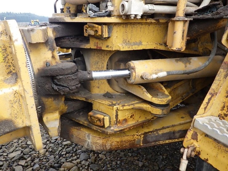 2005-caterpillar-740-image-25