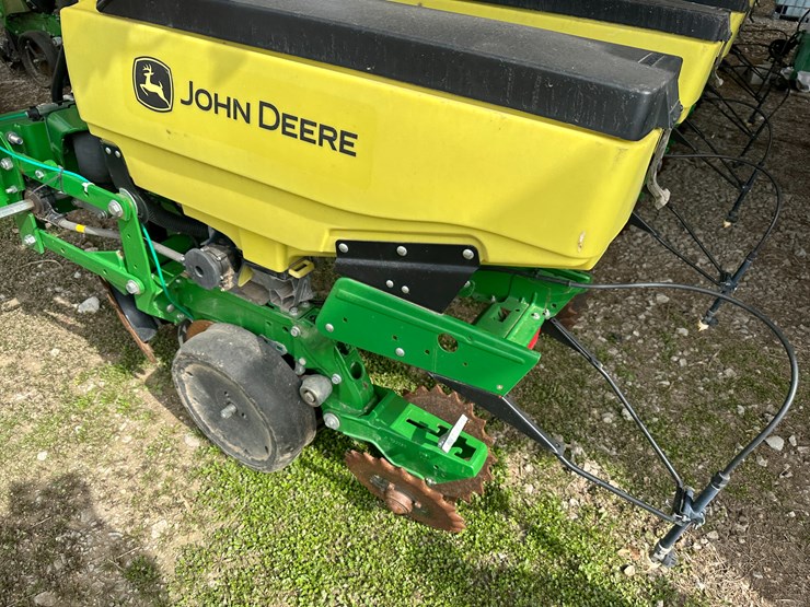 john-deere-1725-image-42